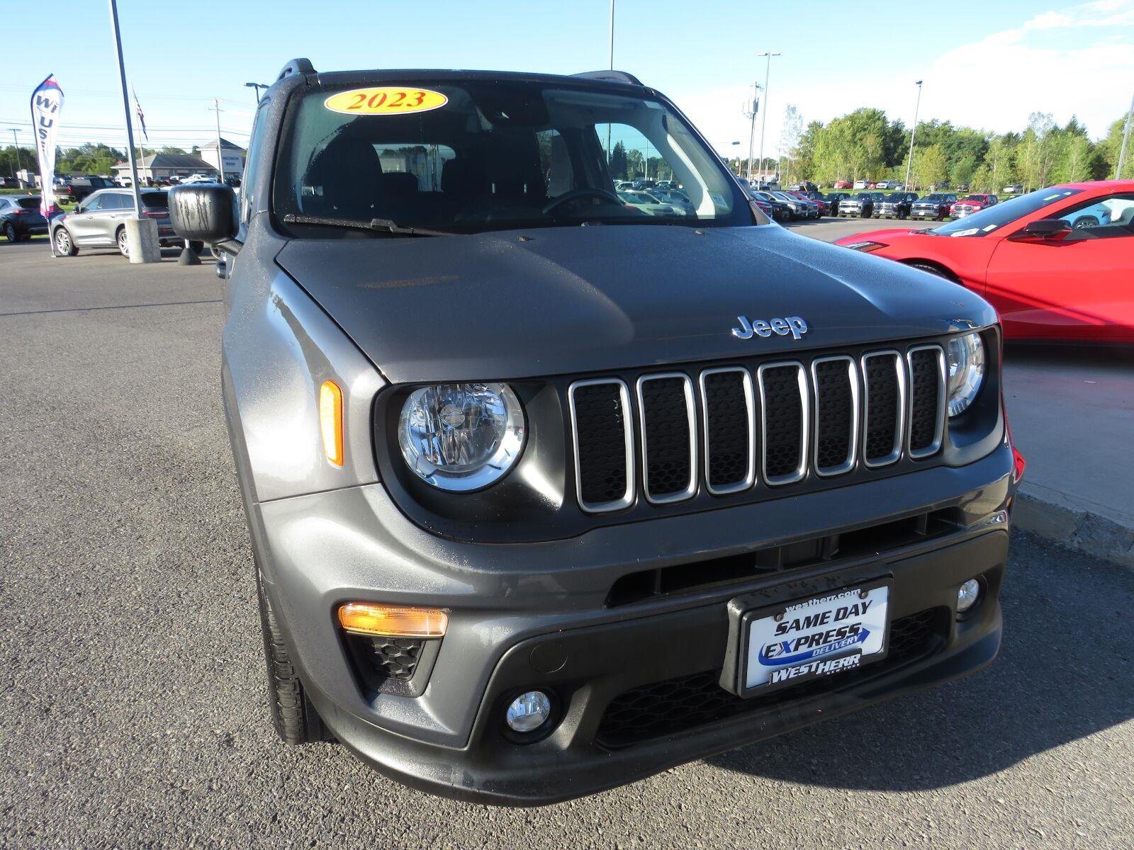 Used 2023 Graphite Gray Jeep Latitude image 4
