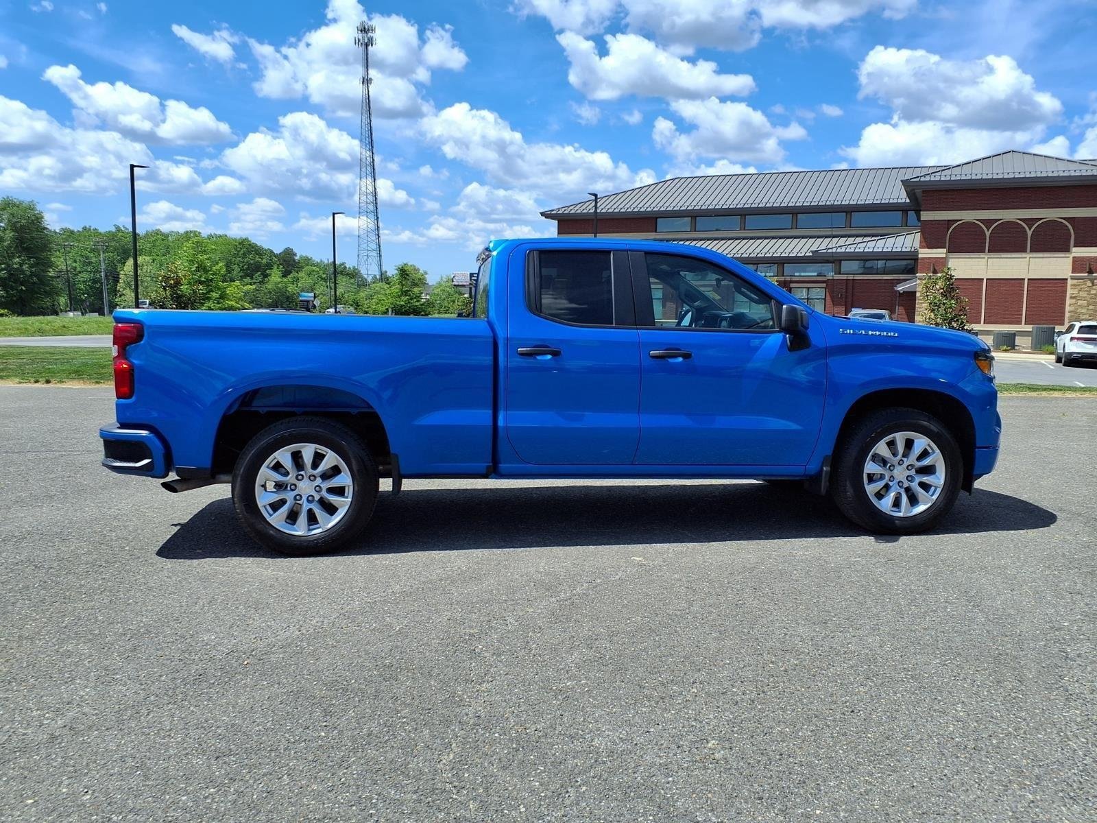 Used 2025  CHEVROLET CUSTOM image 9