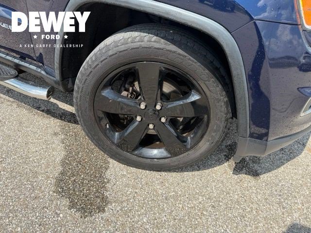 Used 2015 True Blue Pearlcoat Jeep Limited image 15