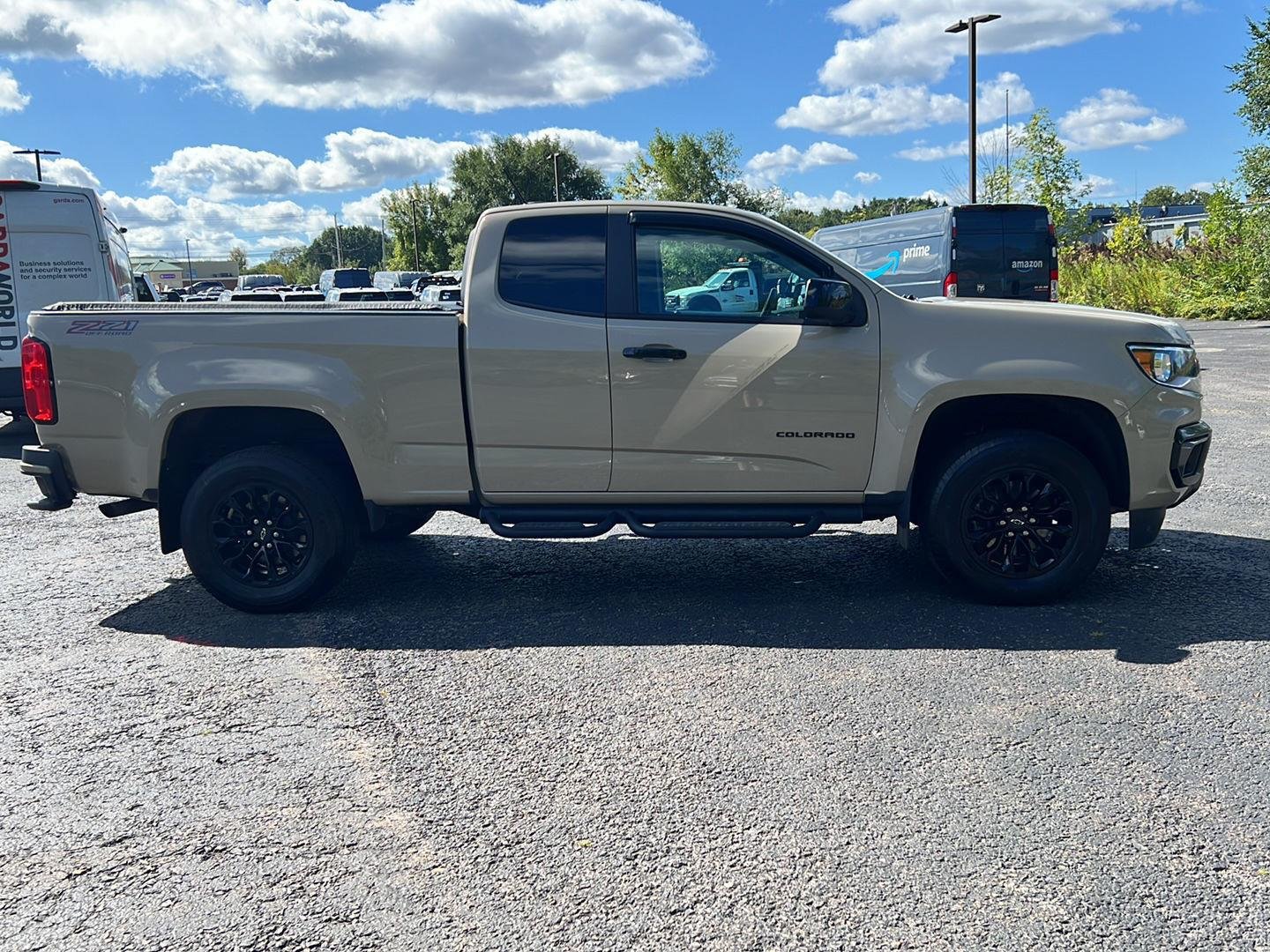 Used 2022 Sand Dune Metallic Chevrolet 4WD Z71 image 23