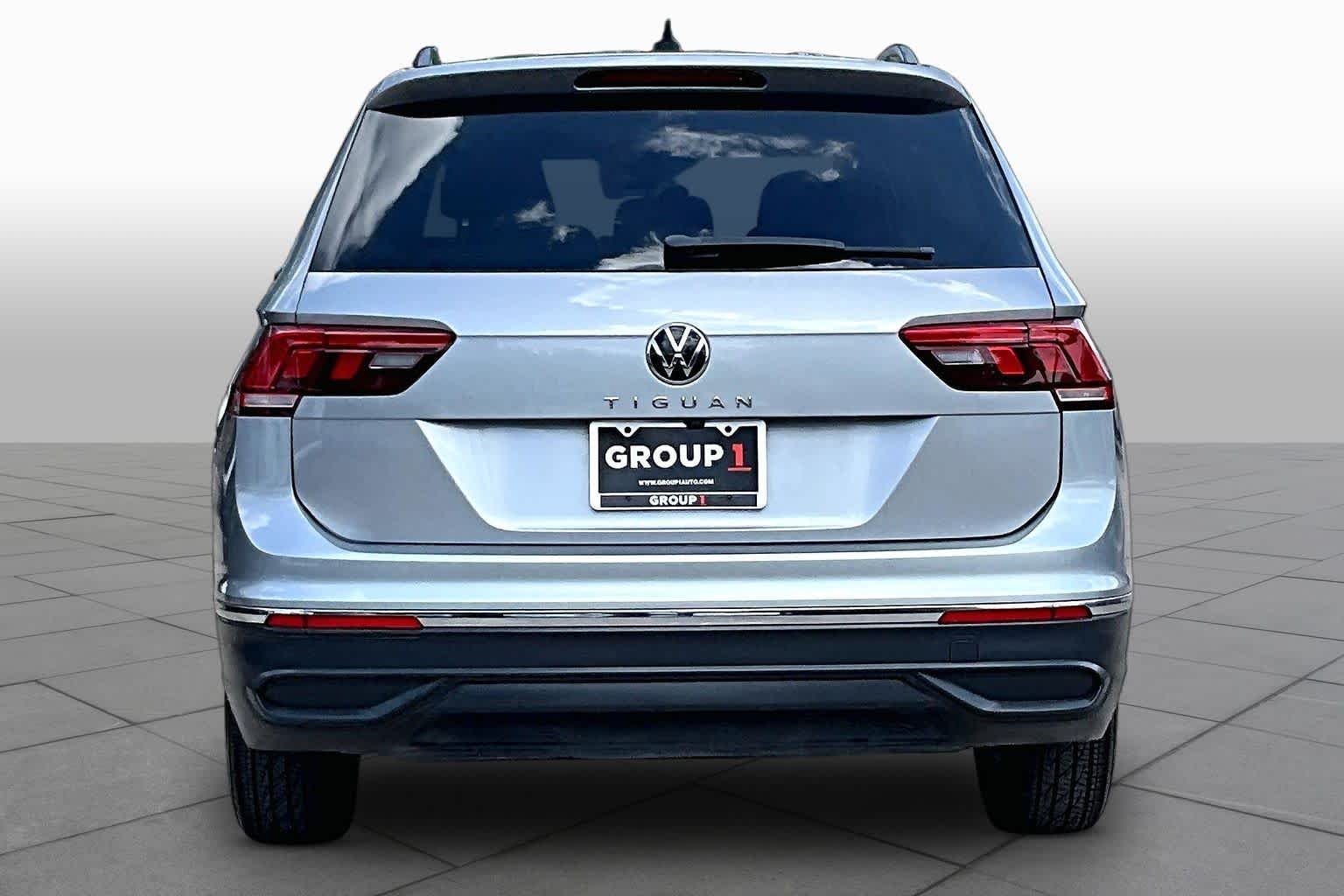 Used 2022 Pyrite Silver Metallic Volkswagen S image 5