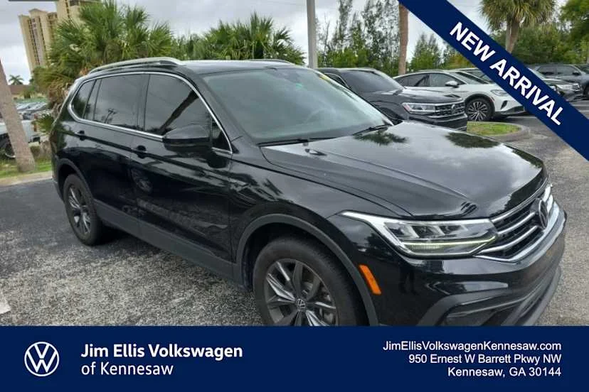 2022 Volkswagen Tiguan 2.0T SE's photo