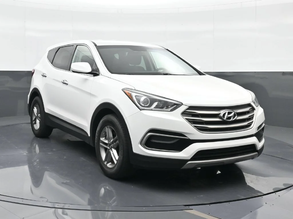 Used 2017 White Hyundai 2.4 Base image 4