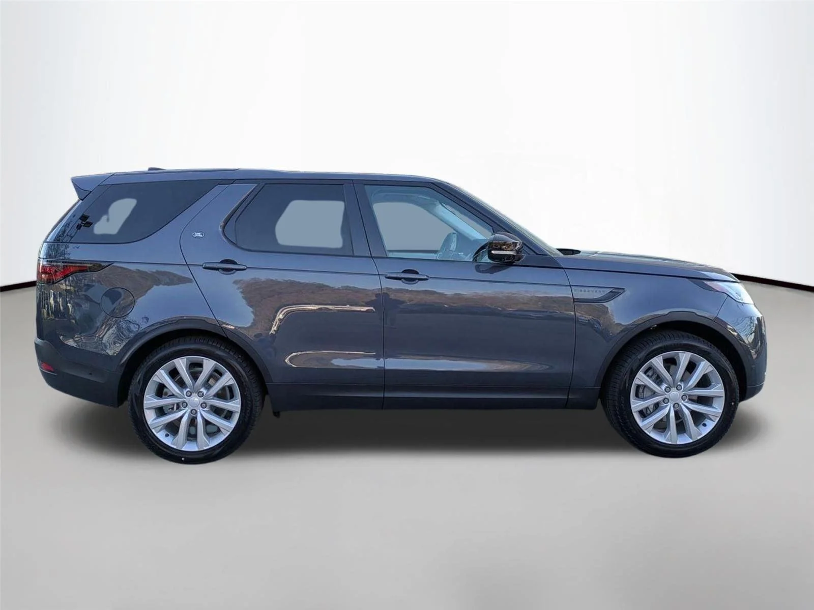 Certified Used 2026 Varesine Blue Metallic Land Rover S image 4