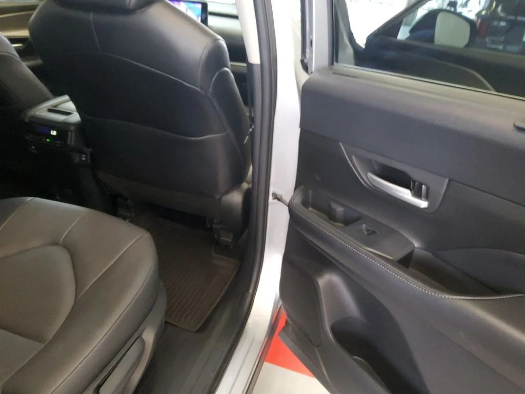 Used 2024 Silver Toyota XLE image 17