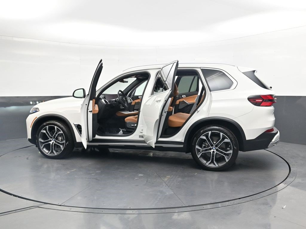 Used 2026 Alpine White BMW xDrive40i image 38
