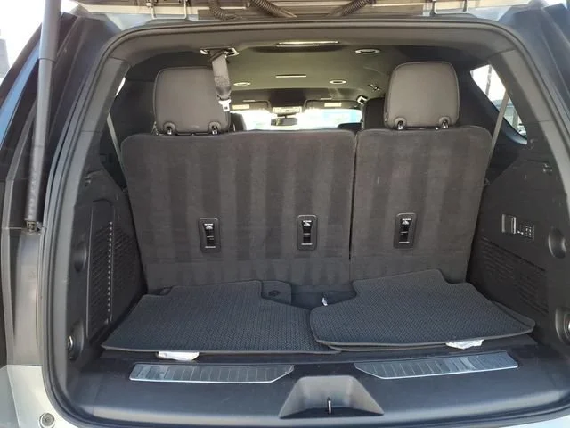 Used 2025 Sterling Metallic GMC Denali image 6