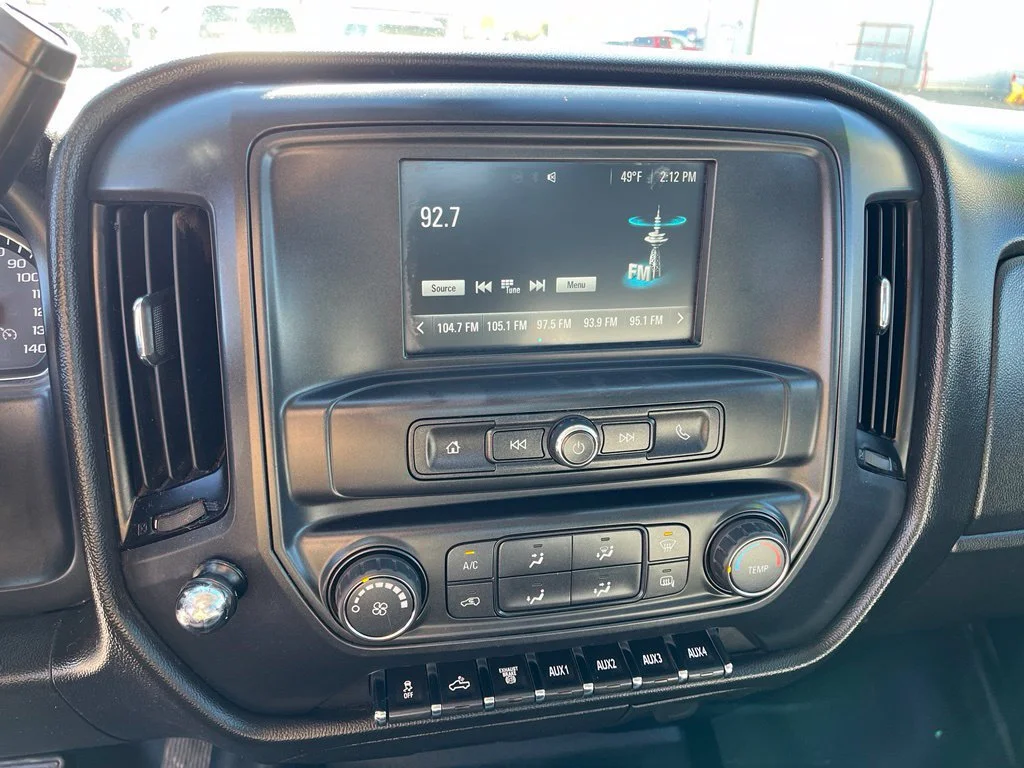 Used 2016 SILVER ICE METALLIC Chevrolet Work Truck image 12