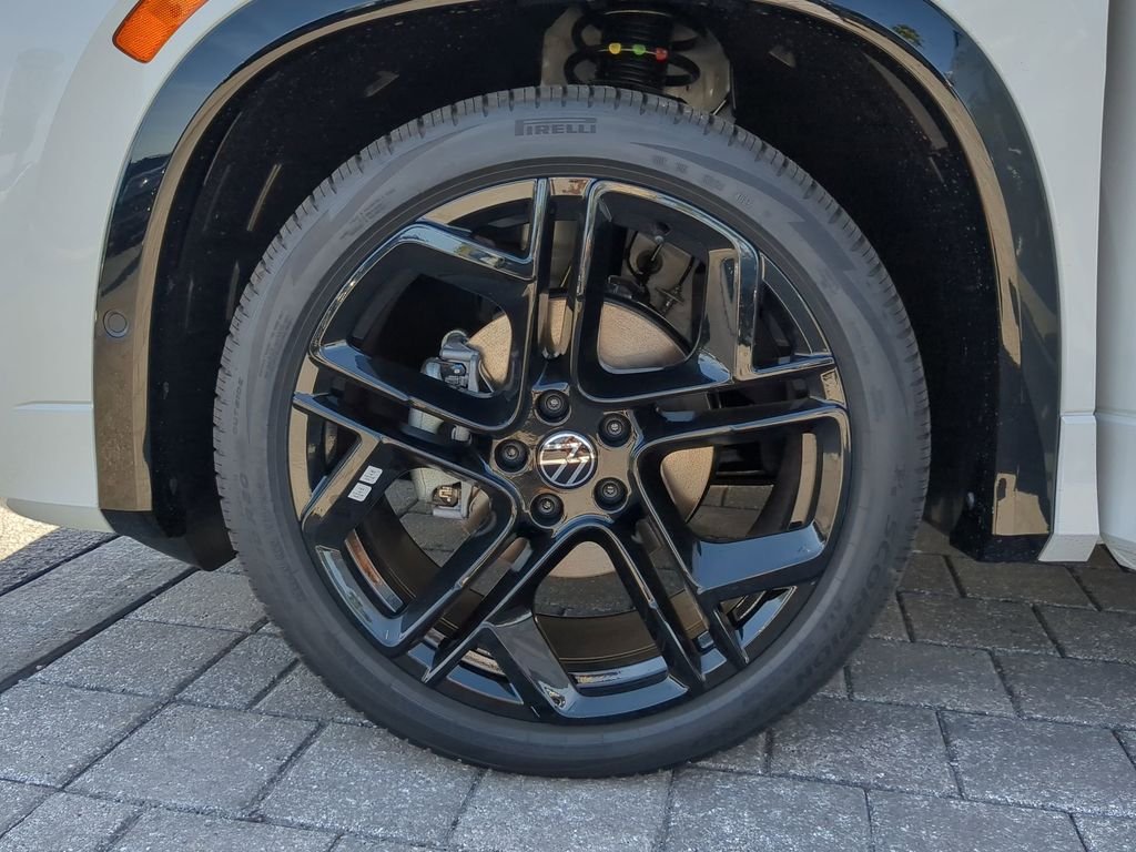 New 2026 White/off-white Volkswagen 2.0T SE R-Line Black image 33