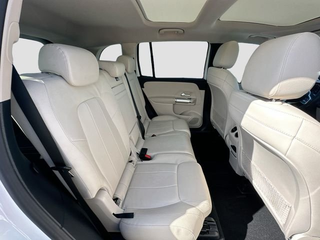 Used 2021 White Mercedes-Benz GLB 250 image 27