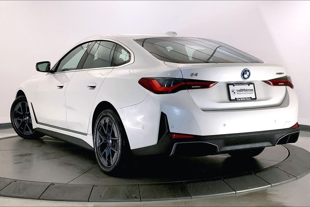 Used 2023 Mineral White Metallic BMW  image 10