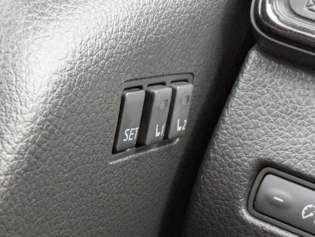 Used 2018 Gray Nissan SV image 21