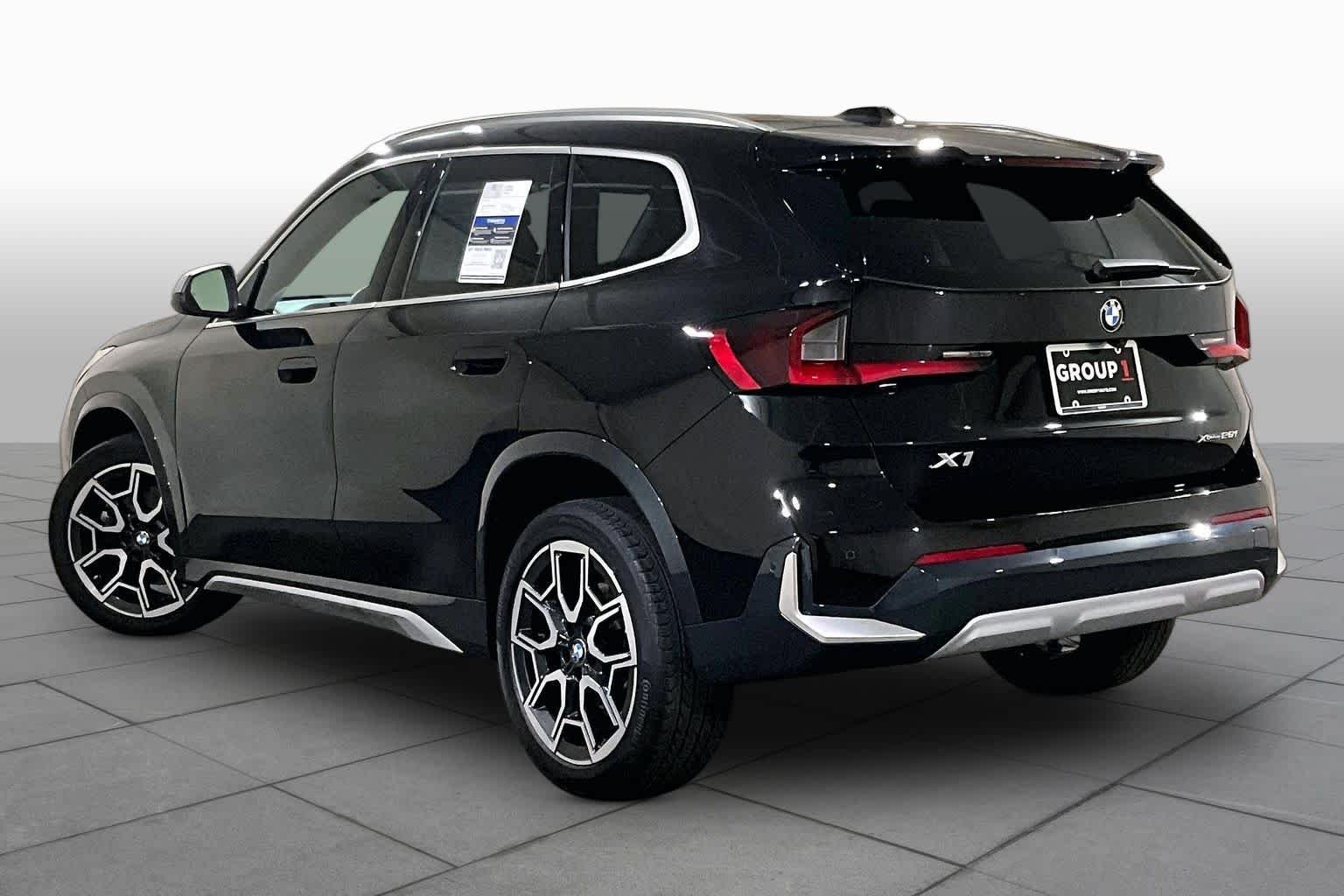 Used 2023 Jet Black BMW xDrive28i image 11