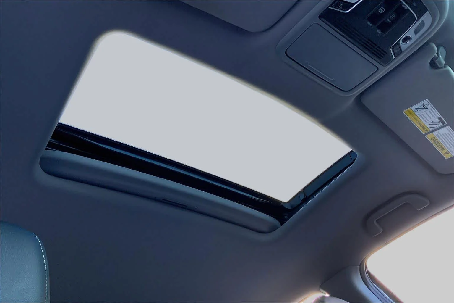 Used 2025 Platinum White Pearl Honda RTL image 14
