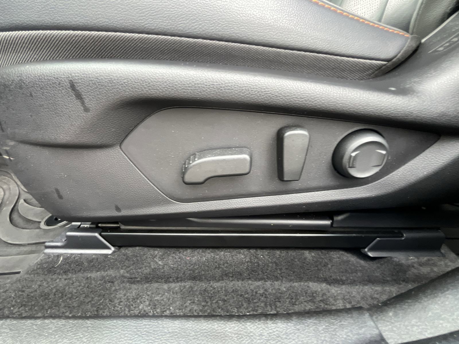Used 2025 Magnetite Gray Metallic Subaru Limited image 16