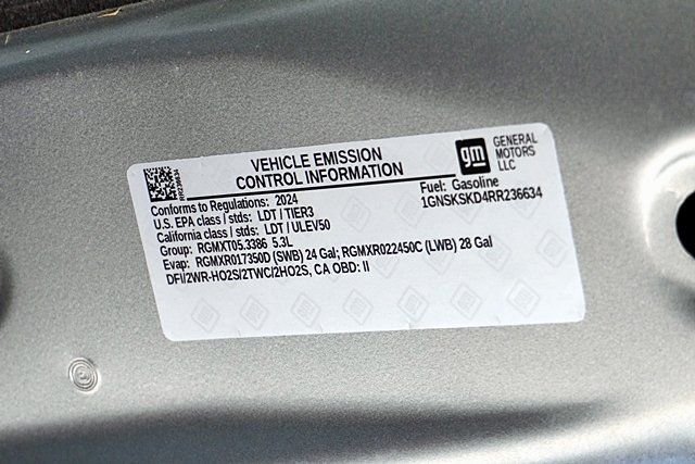 Used 2024 Gray Chevrolet Premier image 31