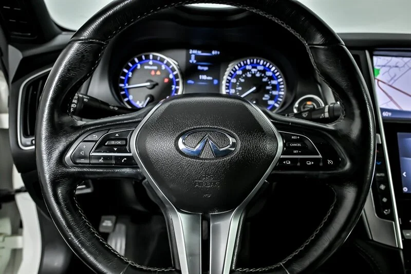 Used 2018 Pure White INFINITI 2.0T Luxe image 26
