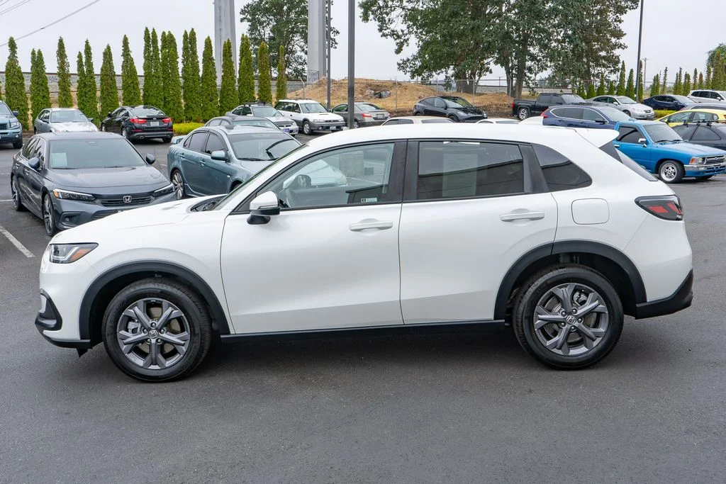 Certified Used 2026 Platinum White Pearl Honda AWD LX image 8