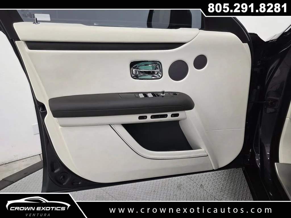 Used 2023 Purple Rolls-Royce Base image 44