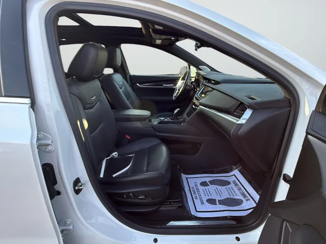 Used 2022 White Cadillac Premium Luxury image 26