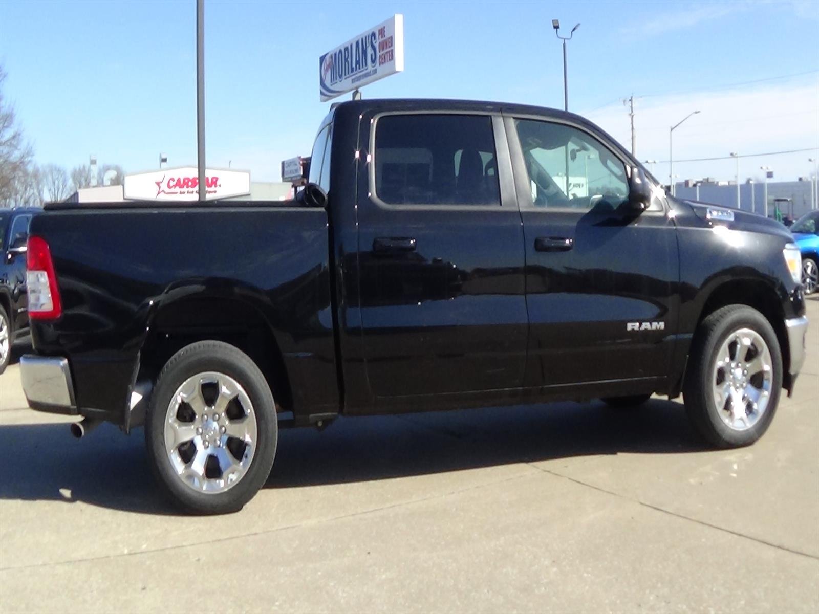 Used 2022 Diamond Black Crystal Pearl Coat (pxj) RAM Big Horn image 5