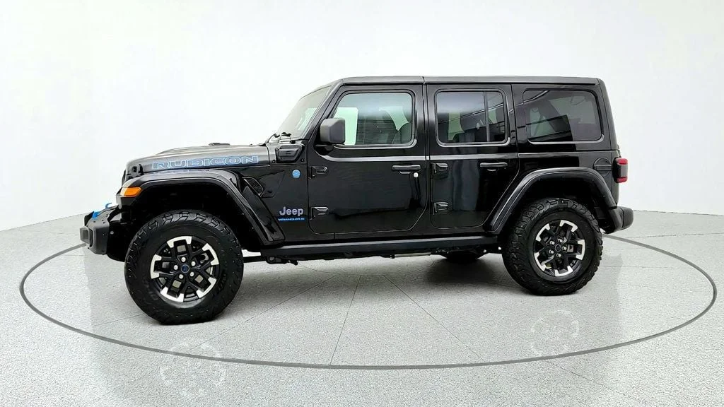 Used 2024 Black Clearcoat Jeep Rubicon X 4x4 image 8