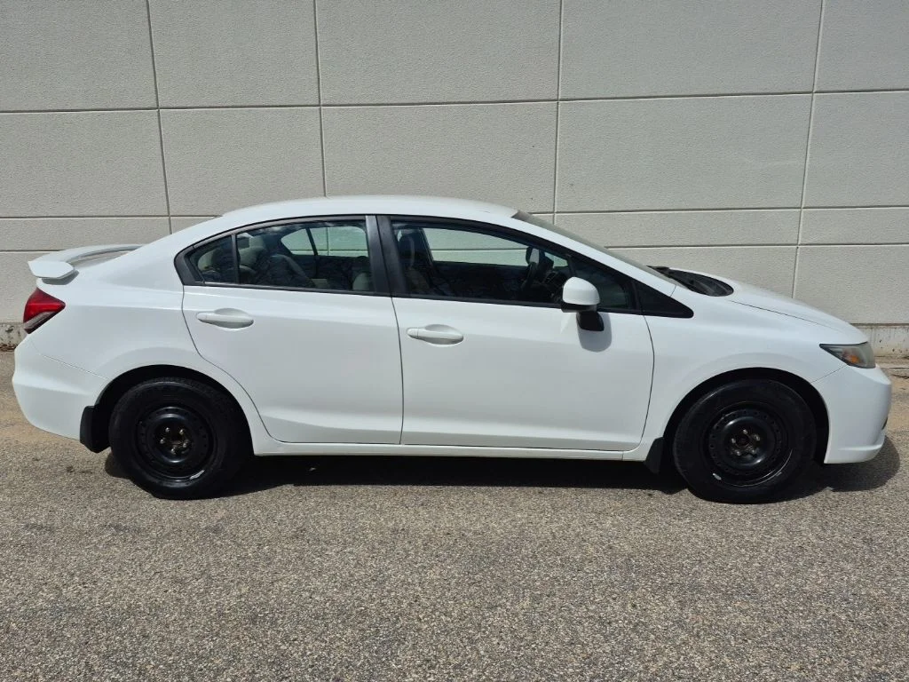 Used 2013 White Honda LX image 5