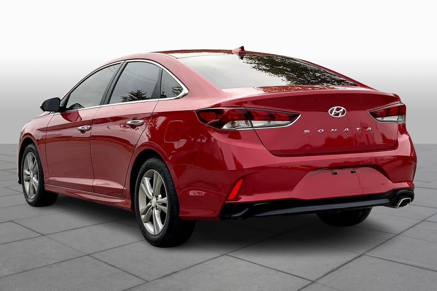 Used 2019 Scarlet Red Hyundai SEL image 11