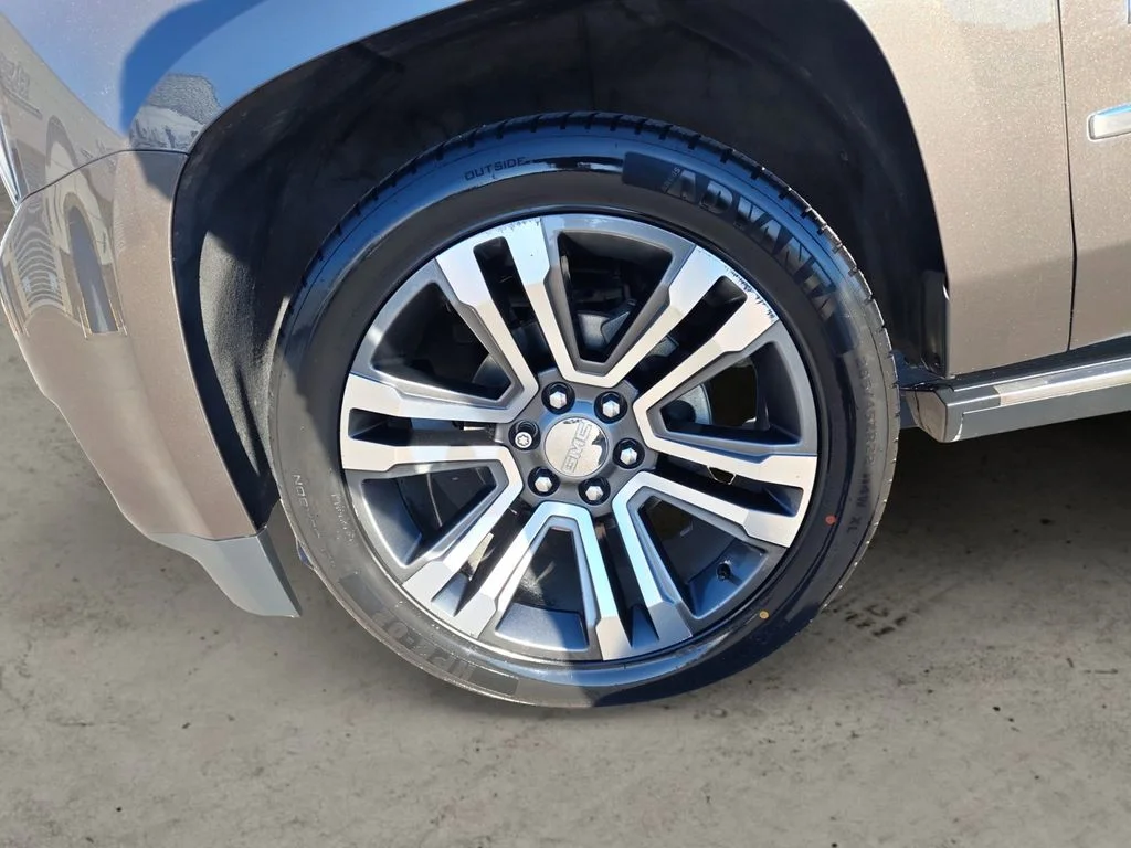 Used 2019 Brown GMC Denali image 14