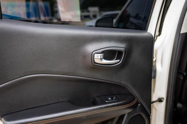 Used 2019 White Clearcoat Jeep Limited image 26