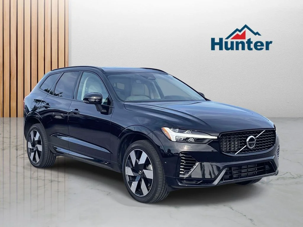 2025 Volvo XC60 T8 Plus Dark AWD's photo
