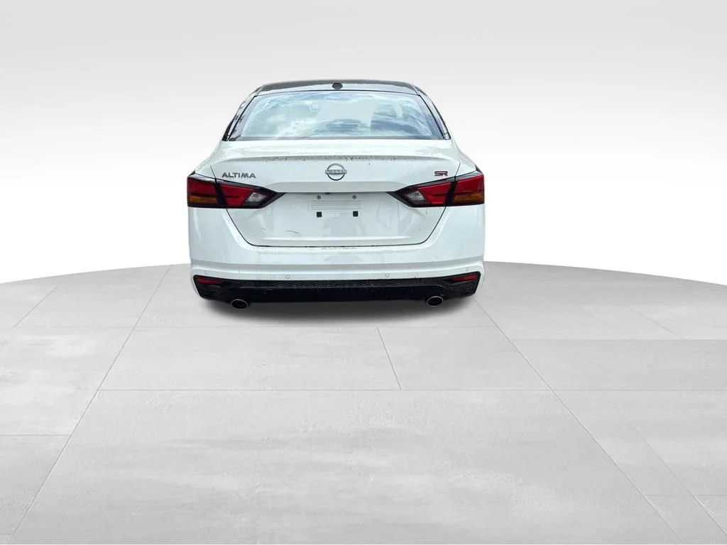 New 2026 Pearl White TriCoat / Super Black Two-tone Nissan SR image 3
