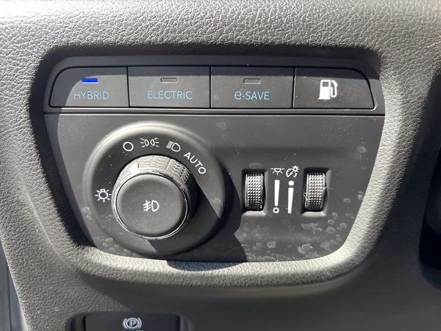 Used 2022 Brown Jeep Overland 4xe image 18
