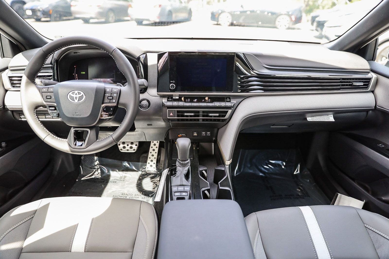 2026 Toyota Camry SE - Photo 12