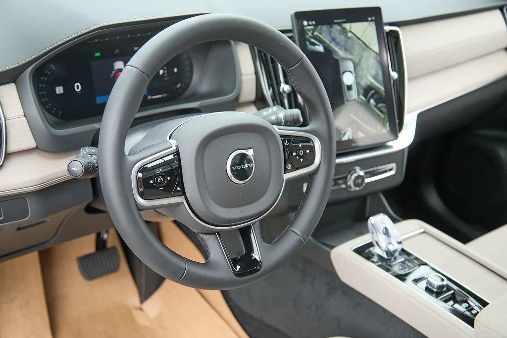 2026 Volvo XC90 Plus - Photo 13