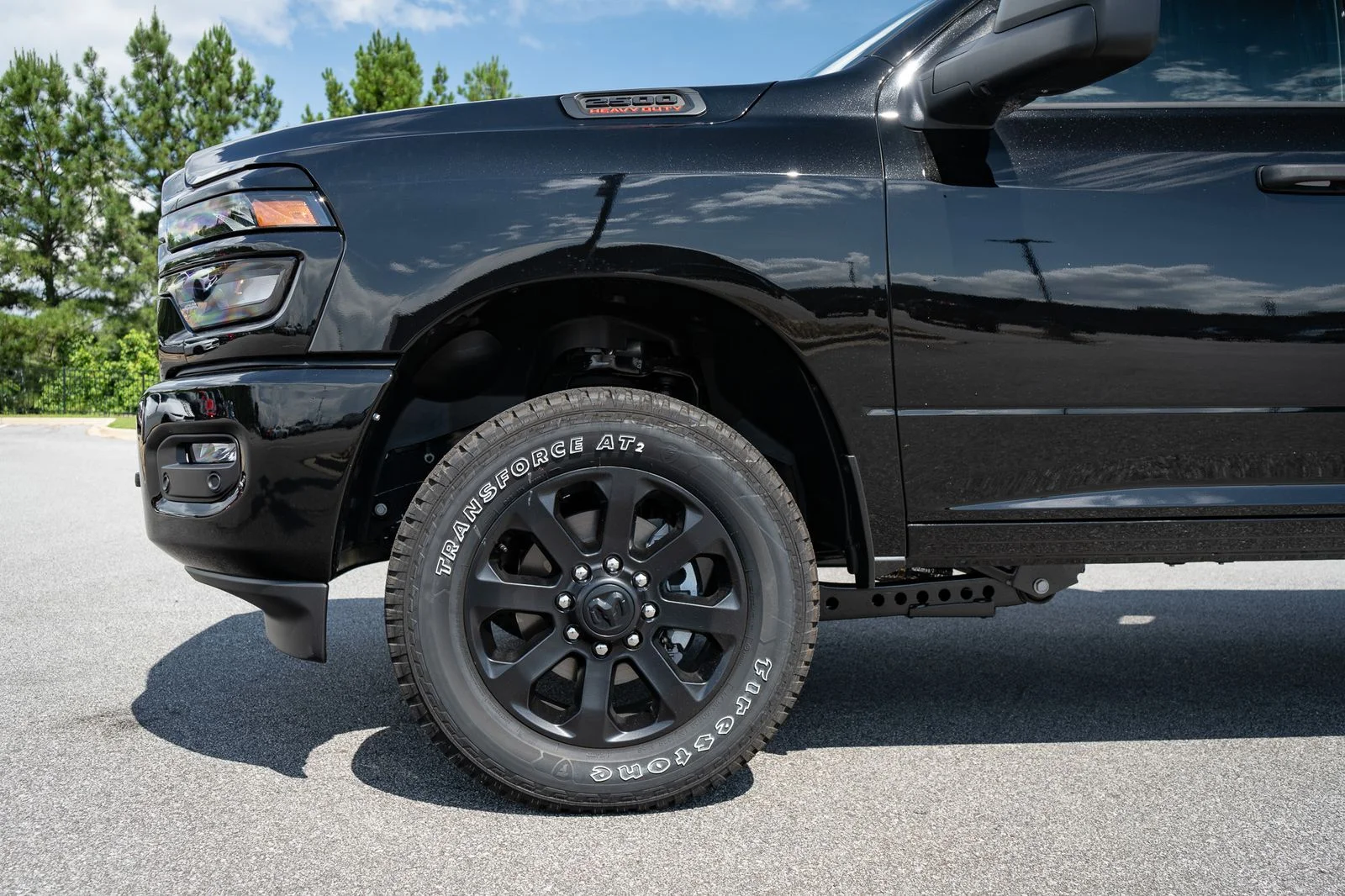 New 2026 Diamond Black Crystal Pearl-Coat Exterior Paint RAM Big Horn image 4