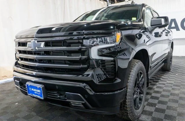 2026 Chevrolet Silverado 1500 High Country - Photo 3
