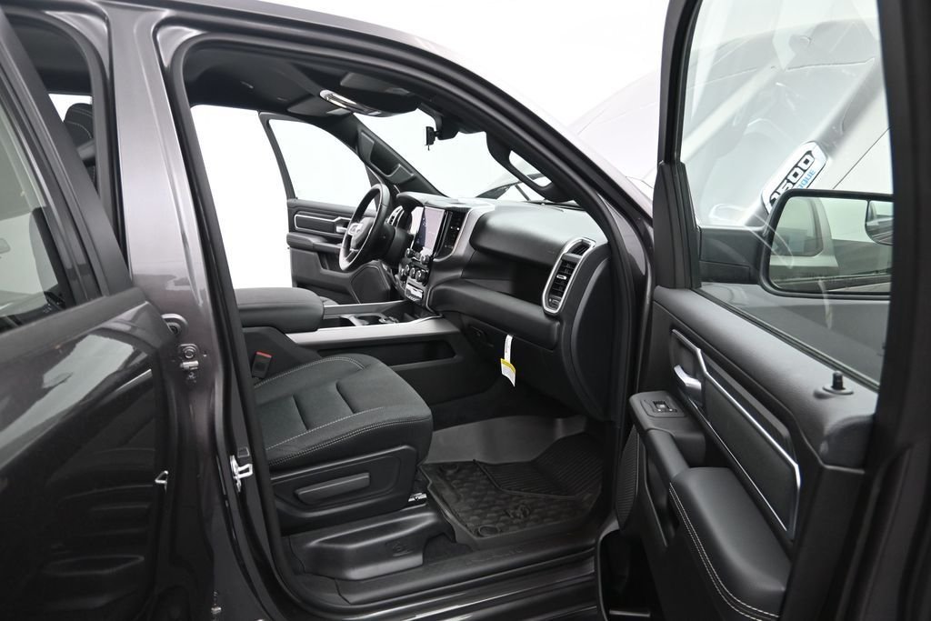 New 2026 Granite Crystal Metallic Clear-Coat Exterior Paint RAM Big Horn/Lone Star image 13