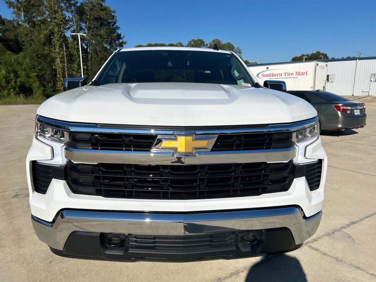 Used 2026 Summit White Chevrolet LT image 5