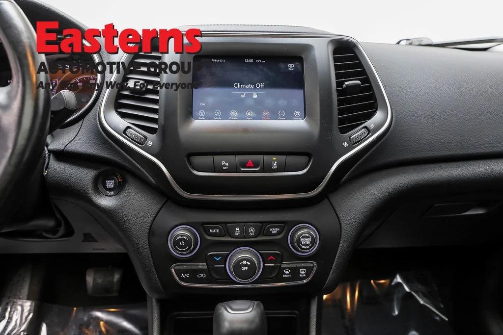Used 2021 Orange Jeep Latitude Plus image 12