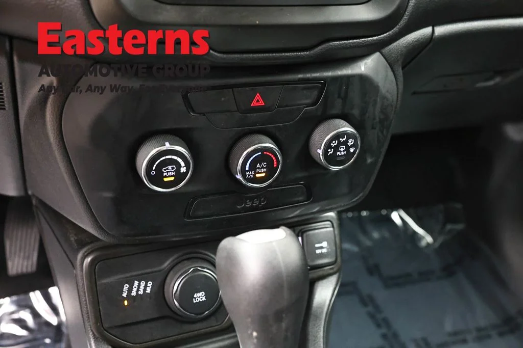 Used 2020 Blue Jeep Sport image 19