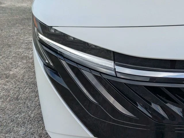 New 2027 Aspen White TriCoat / Super Black Two-tone Nissan SR image 10