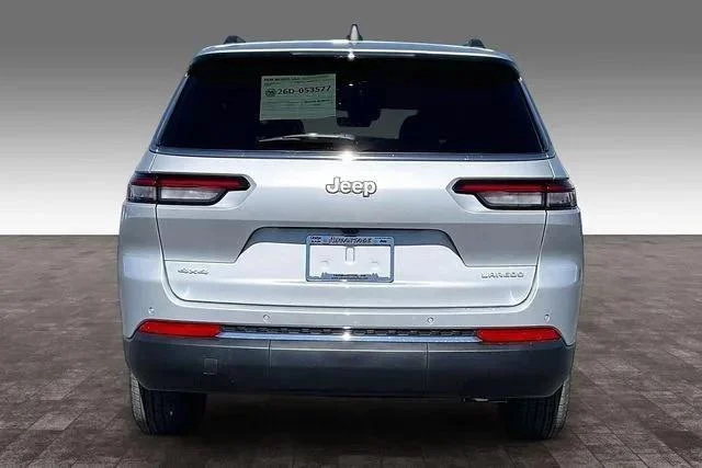New 2026 Silver Zynith Exterior Paint Jeep Laredo X image 4
