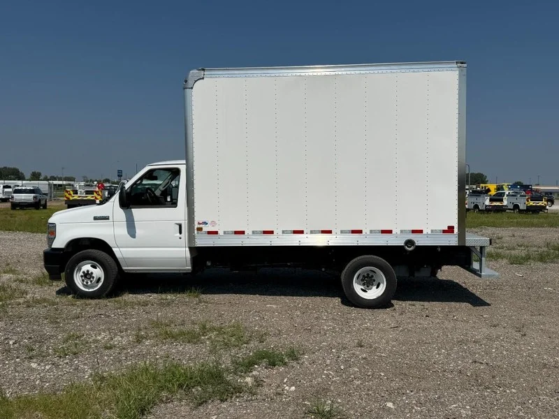 New 2026 Oxford White Ford 12FT BOX image 2