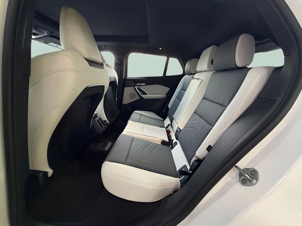 New 2026 Alpine White BMW xDrive28i image 21