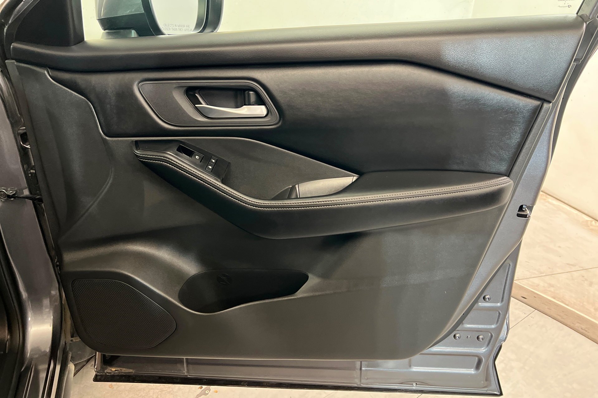 2024 Nissan Rogue SV - Photo 24