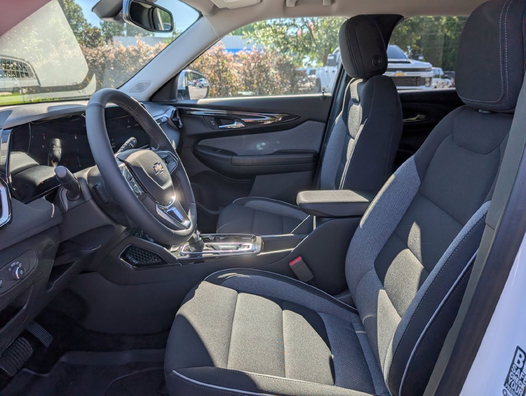 New 2026 Summit White Chevrolet LT image 15