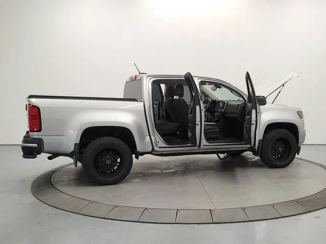 Used 2018 SILVER ICE METALLIC Chevrolet 2WD LT image 15