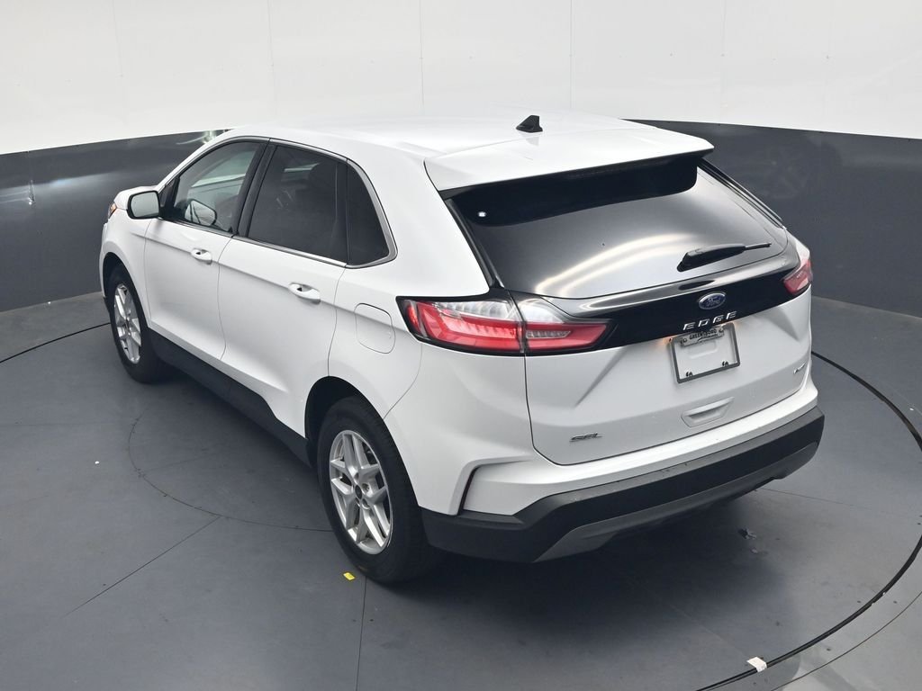 Used 2024 White Ford SEL image 38