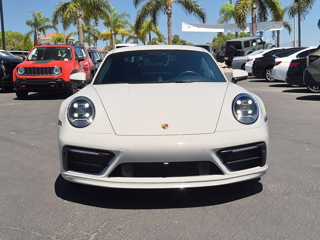 Used 2024  Porsche  image 2